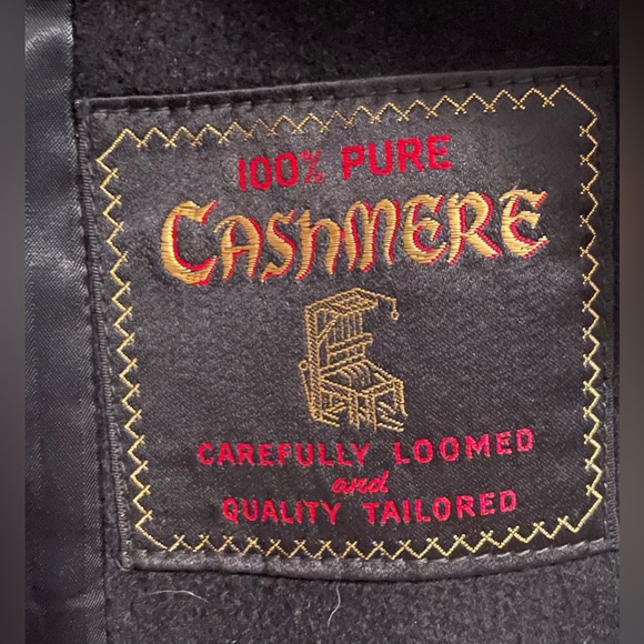 Vintage 1950s 100% pure cashmere black overcoat w/ button front/sleeves, lapel - Picture 8 of 10